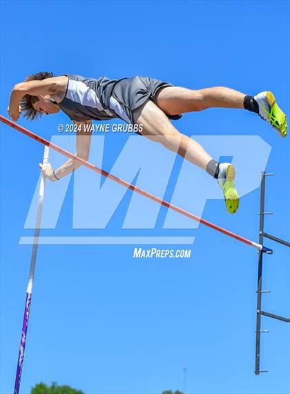 Thumbnail 1 in UIL 3A Region 2 Area Track Meet photogallery.