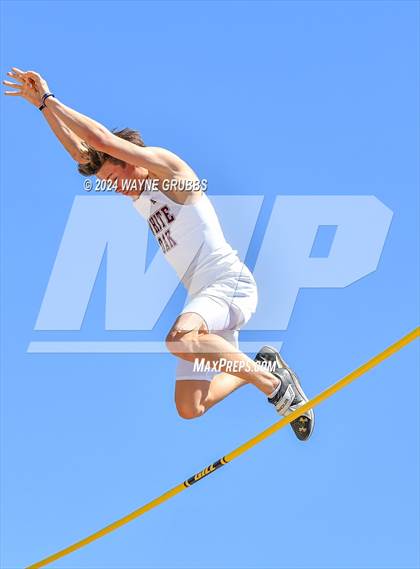 Thumbnail 3 in UIL 3A Region 2 Area Track Meet photogallery.