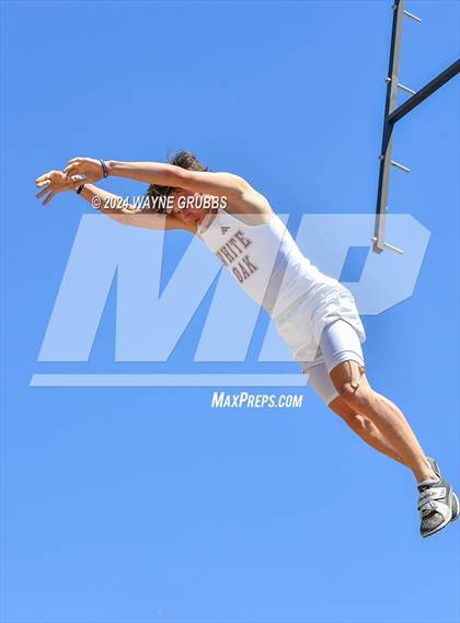 Thumbnail 2 in UIL 3A Region 2 Area Track Meet photogallery.