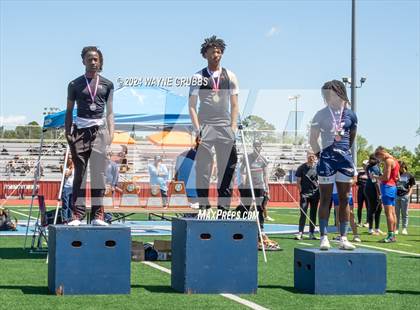 Thumbnail 1 in UIL 3A Region 2 Area Track Meet photogallery.