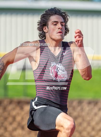 Thumbnail 3 in UIL 3A Region 2 Area Track Meet photogallery.