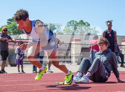 Thumbnail 2 in UIL 3A Region 2 Area Track Meet photogallery.