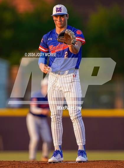 Thumbnail 1 in Madison Central vs. DeSoto Central photogallery.