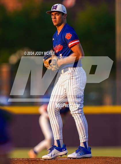 Thumbnail 3 in Madison Central vs. DeSoto Central photogallery.