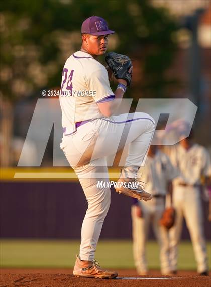 Thumbnail 2 in Madison Central vs. DeSoto Central photogallery.