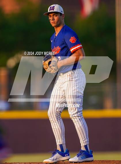 Thumbnail 1 in Madison Central vs. DeSoto Central photogallery.
