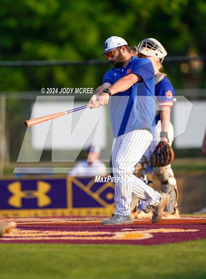 Thumbnail 2 in Madison Central vs. DeSoto Central photogallery.