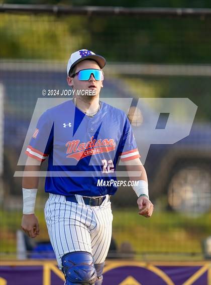 Thumbnail 1 in Madison Central vs. DeSoto Central photogallery.