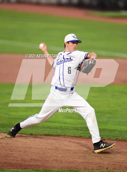 Thumbnail 2 in Coginchaug Regional vs. St. Paul Catholic (CIAC Class S Final) photogallery.