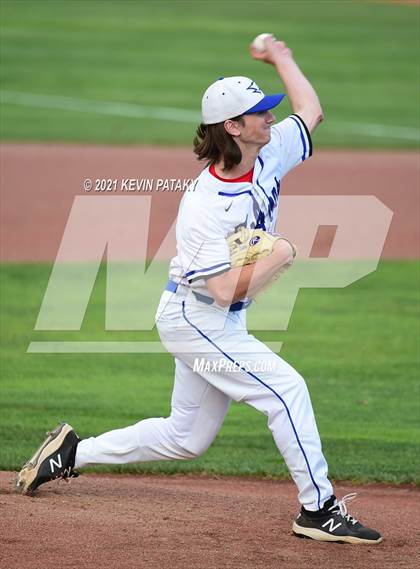 Thumbnail 3 in Coginchaug Regional vs. St. Paul Catholic (CIAC Class S Final) photogallery.