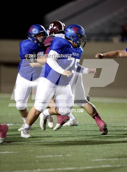 Thumbnail 1 in De Leon vs. Wolfe City  photogallery.