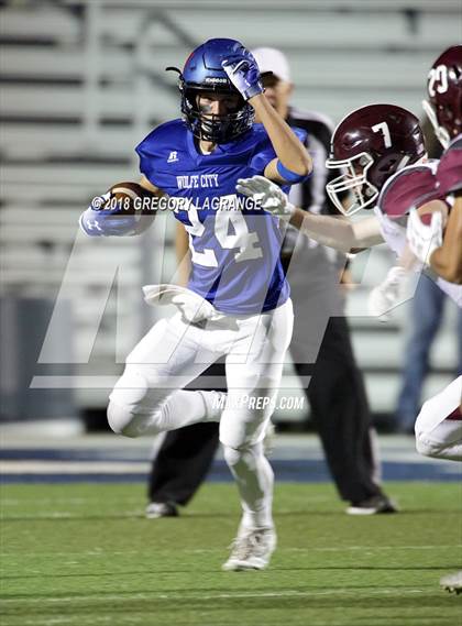 Thumbnail 2 in De Leon vs. Wolfe City  photogallery.
