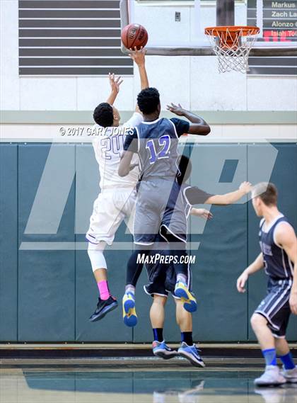 Thumbnail 3 in Bear Creek vs. Bradshaw Christian (NIKE Elk Grove vs. Stockton Challenge) photogallery.