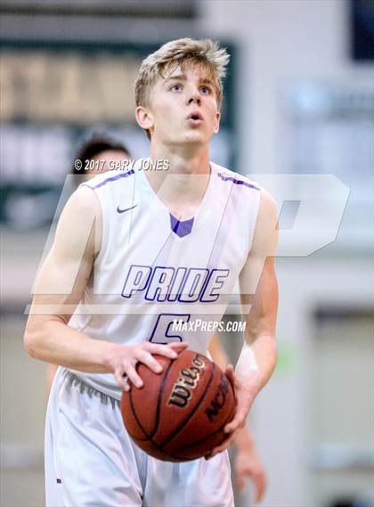 Thumbnail 3 in Bear Creek vs. Bradshaw Christian (NIKE Elk Grove vs. Stockton Challenge) photogallery.