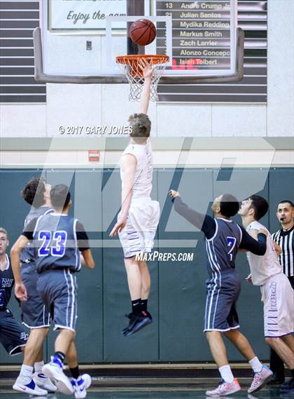 Thumbnail 1 in Bear Creek vs. Bradshaw Christian (NIKE Elk Grove vs. Stockton Challenge) photogallery.