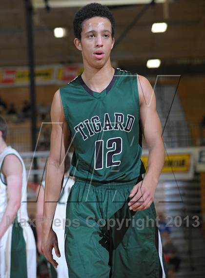 Thumbnail 2 in Jesuit vs. Tigard (Les Schwab Invitational) photogallery.