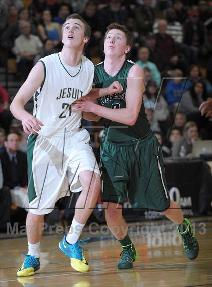 Thumbnail 1 in Jesuit vs. Tigard (Les Schwab Invitational) photogallery.