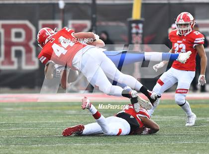 Thumbnail 3 in Lincoln-Way East vs Marist (IHSA Class 8A Semifinal) photogallery.