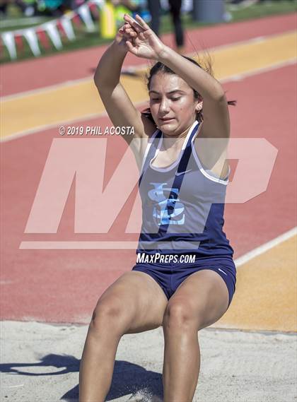 Thumbnail 2 in Covina Invitational  photogallery.