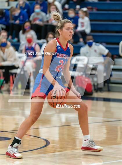 Thumbnail 3 in Mt. Vernon vs Roncalli (IHSAA 4A Regional semi-final) photogallery.
