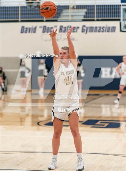 Thumbnail 1 in Mt. Vernon vs Roncalli (IHSAA 4A Regional semi-final) photogallery.