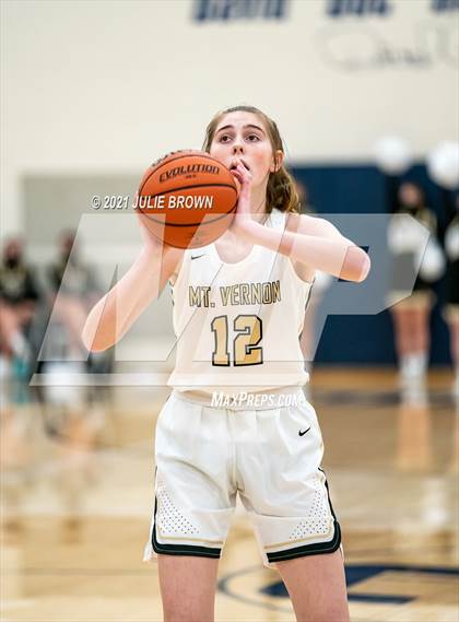 Thumbnail 1 in Mt. Vernon vs Roncalli (IHSAA 4A Regional semi-final) photogallery.