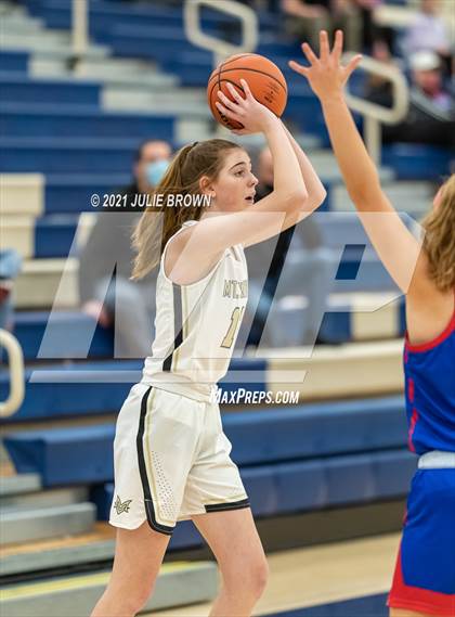 Thumbnail 1 in Mt. Vernon vs Roncalli (IHSAA 4A Regional semi-final) photogallery.