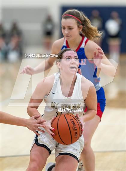 Thumbnail 2 in Mt. Vernon vs Roncalli (IHSAA 4A Regional semi-final) photogallery.