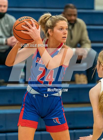 Thumbnail 1 in Mt. Vernon vs Roncalli (IHSAA 4A Regional semi-final) photogallery.