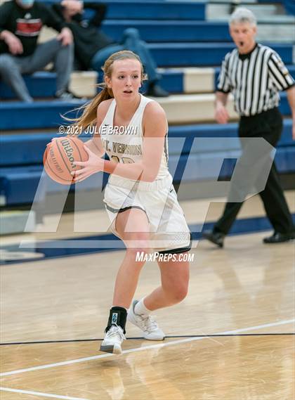 Thumbnail 2 in Mt. Vernon vs Roncalli (IHSAA 4A Regional semi-final) photogallery.