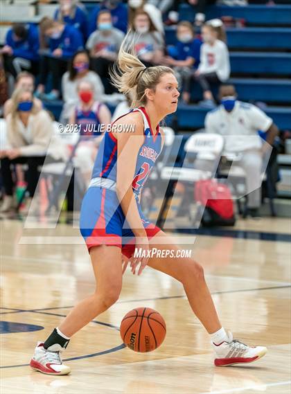Thumbnail 3 in Mt. Vernon vs Roncalli (IHSAA 4A Regional semi-final) photogallery.