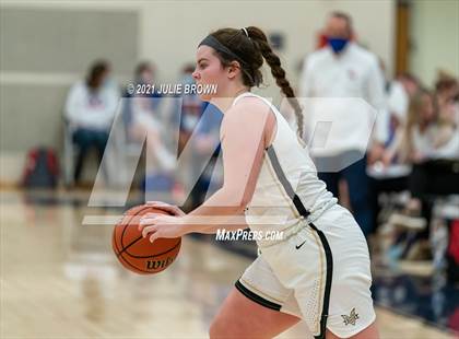 Thumbnail 3 in Mt. Vernon vs Roncalli (IHSAA 4A Regional semi-final) photogallery.