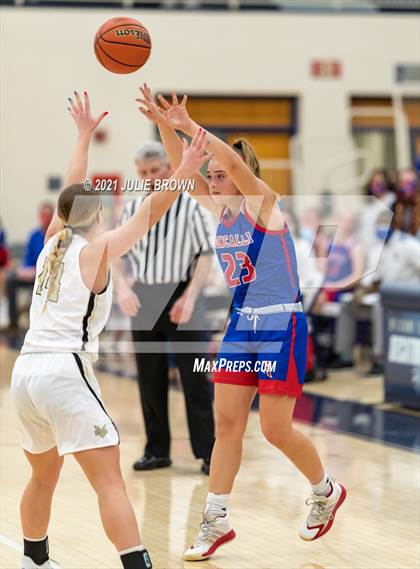 Thumbnail 1 in Mt. Vernon vs Roncalli (IHSAA 4A Regional semi-final) photogallery.
