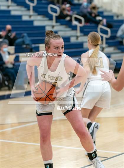 Thumbnail 1 in Mt. Vernon vs Roncalli (IHSAA 4A Regional semi-final) photogallery.