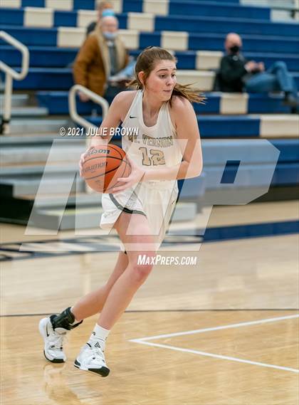 Thumbnail 2 in Mt. Vernon vs Roncalli (IHSAA 4A Regional semi-final) photogallery.