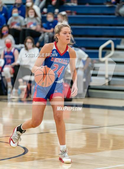 Thumbnail 1 in Mt. Vernon vs Roncalli (IHSAA 4A Regional semi-final) photogallery.