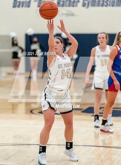 Thumbnail 3 in Mt. Vernon vs Roncalli (IHSAA 4A Regional semi-final) photogallery.