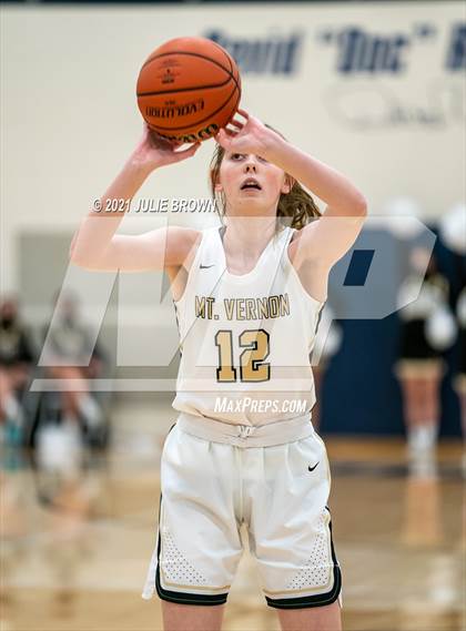 Thumbnail 2 in Mt. Vernon vs Roncalli (IHSAA 4A Regional semi-final) photogallery.