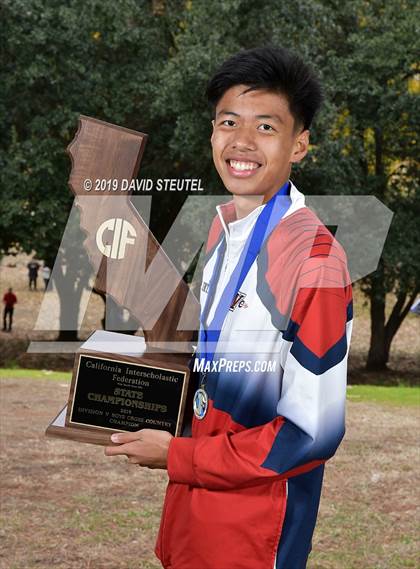 Thumbnail 1 in CIF State Cross Country Championships (Boys Awards) photogallery.