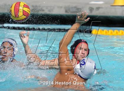 Thumbnail 3 in Palos Verdes vs Valencia (Weisz Cup) photogallery.
