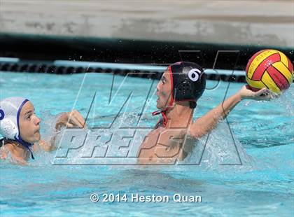 Thumbnail 1 in Palos Verdes vs Valencia (Weisz Cup) photogallery.