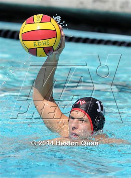 Thumbnail 2 in Palos Verdes vs Valencia (Weisz Cup) photogallery.
