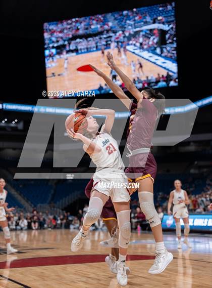 Thumbnail 2 in Fairfield vs. Jim Ned (UIL 3A Basketball Division I Final) photogallery.