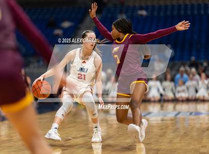 Thumbnail 2 in Fairfield vs. Jim Ned (UIL 3A Basketball Division I Final) photogallery.