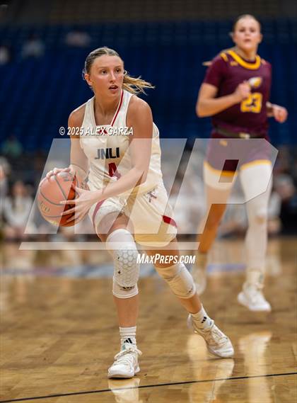 Thumbnail 3 in Fairfield vs. Jim Ned (UIL 3A Basketball Division I Final) photogallery.
