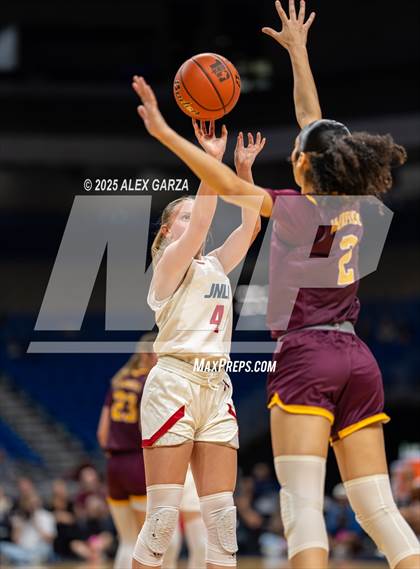 Thumbnail 2 in Fairfield vs. Jim Ned (UIL 3A Basketball Division I Final) photogallery.
