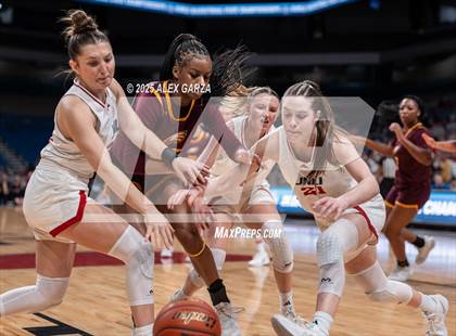 Thumbnail 3 in Fairfield vs. Jim Ned (UIL 3A Basketball Division I Final) photogallery.