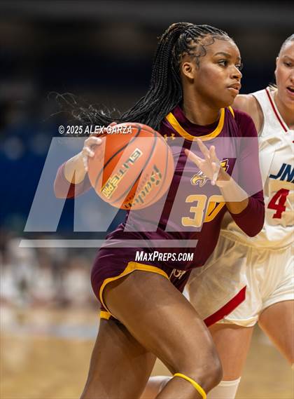 Thumbnail 3 in Fairfield vs. Jim Ned (UIL 3A Basketball Division I Final) photogallery.