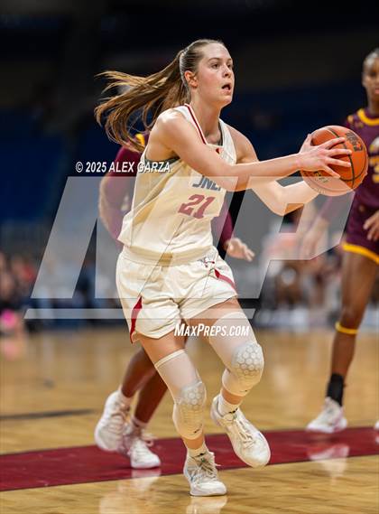 Thumbnail 2 in Fairfield vs. Jim Ned (UIL 3A Basketball Division I Final) photogallery.