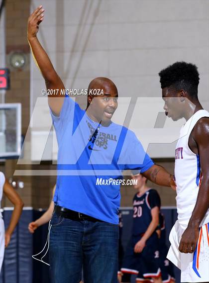 Thumbnail 3 in University vs. Brentwood School (MLK Day Showdown) photogallery.